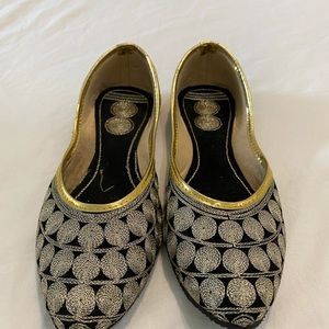 Women’s flats